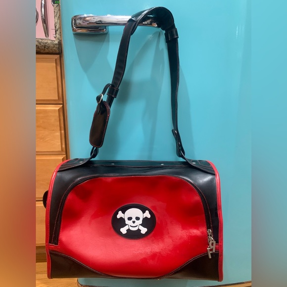 Pet Flys “skull & crossbones” Carrier*PLEASE READ DESCRIPTION*